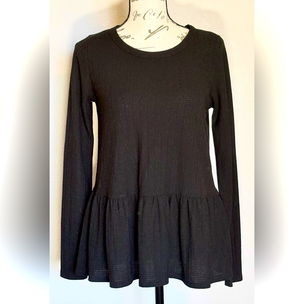 Junior's Small Black Relaxed Loose Babydoll Peplum Long Sleeve Knit Shirt EUC